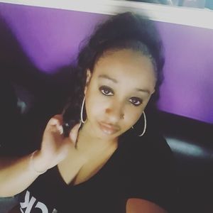 Meet your Posher, Dionna